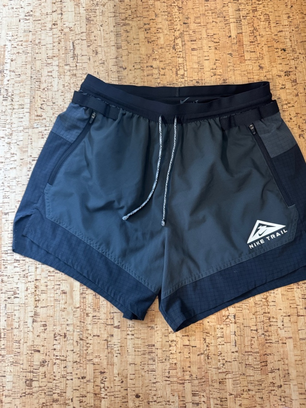 Nike Men's Trail Second Sunrise 5”-Medium